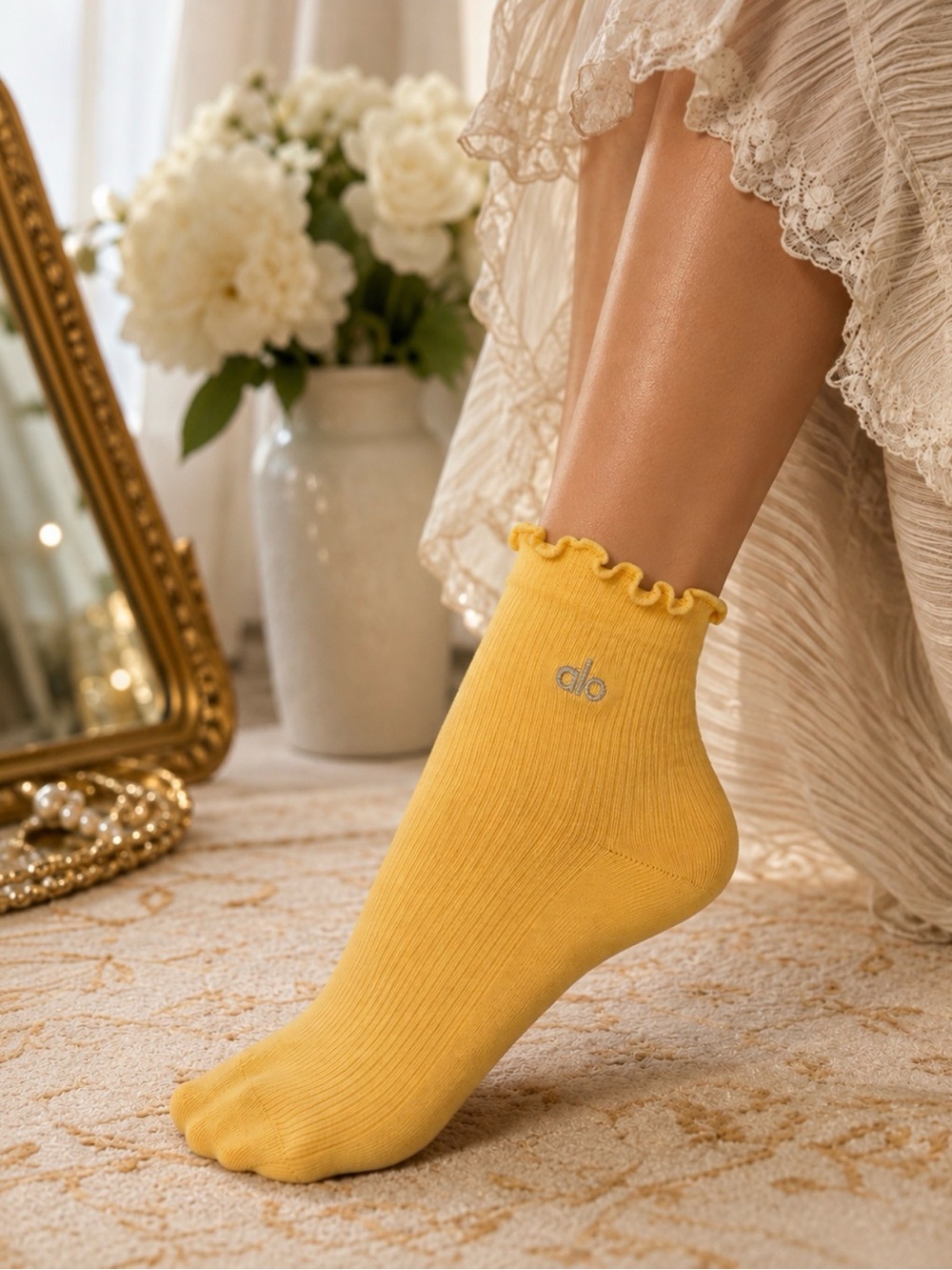 Alo Yoga Yellow Ruffle Crew Socks Logo Embroidered Cute Feminine